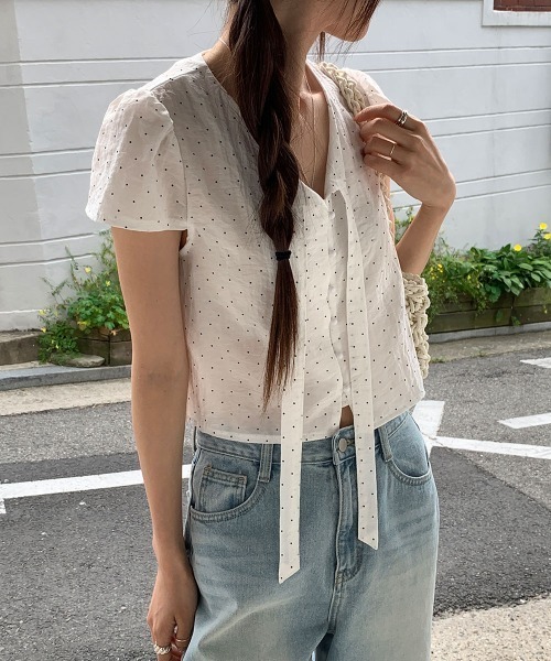 NANAHACHI(ナナハチ)の「水玉柄パフスリーブ 半袖ブラウス(Tシャツ/カットソー・レディース・ライトブルー/ホワイト・FREE)」の22枚目の写真
