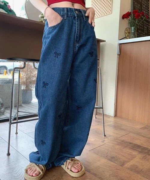 by LEGNA(バイレグナ)の「ストレート刺繍リボンデニムパンツ(デニムパンツ・レディース・ライトブルー/ダークブルー・LARGE/MEDIUM/SMALL)」の4枚目の写真