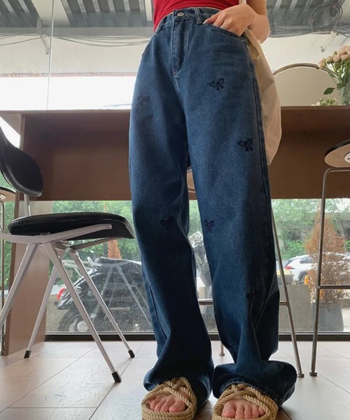 by LEGNA(バイレグナ)の「ストレート刺繍リボンデニムパンツ(デニムパンツ・レディース・ライトブルー/ダークブルー・LARGE/MEDIUM/SMALL)」の6枚目の写真