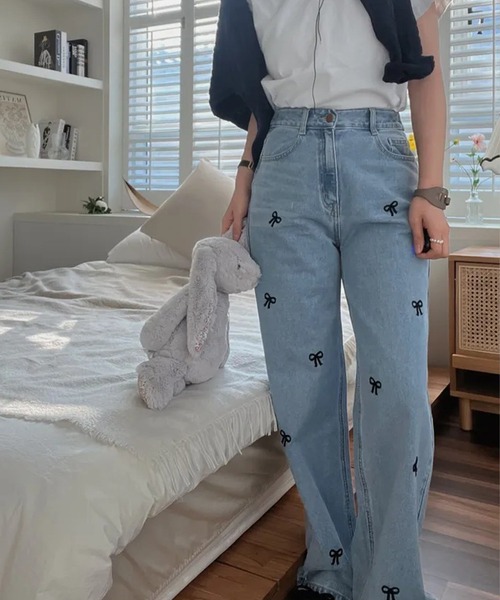 by LEGNA(バイレグナ)の「ストレート刺繍リボンデニムパンツ(デニムパンツ・レディース・ライトブルー/ダークブルー・LARGE/MEDIUM/SMALL)」の9枚目の写真