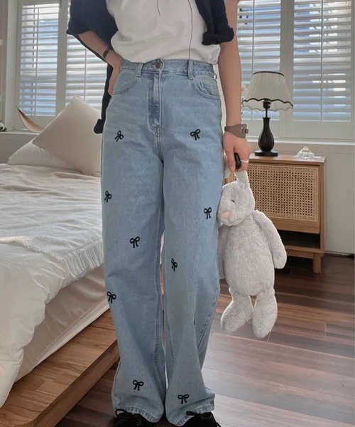 by LEGNA(バイレグナ)の「ストレート刺繍リボンデニムパンツ(デニムパンツ・レディース・ライトブルー/ダークブルー・LARGE/MEDIUM/SMALL)」の10枚目の写真
