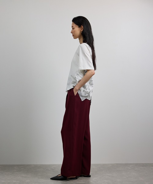 ROPE'(ロペ)の「【洗える】【YUKO SAEKI for ROPE'・コラボ】スカーフ柄プリント Aラインカットソー(Tシャツ/カットソー・レディース・オフホワイト/ブラック・FREE)」の4枚目の写真