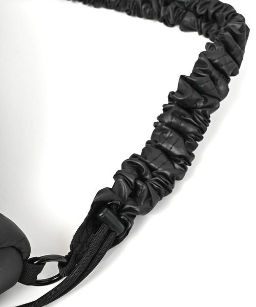 KiU（キウ）の「パフィーギャザーハンドルバッグ（ショルダーバッグ・レディース・ブラック/ライトブルー/シルバー・FREE）」の12枚目の写真