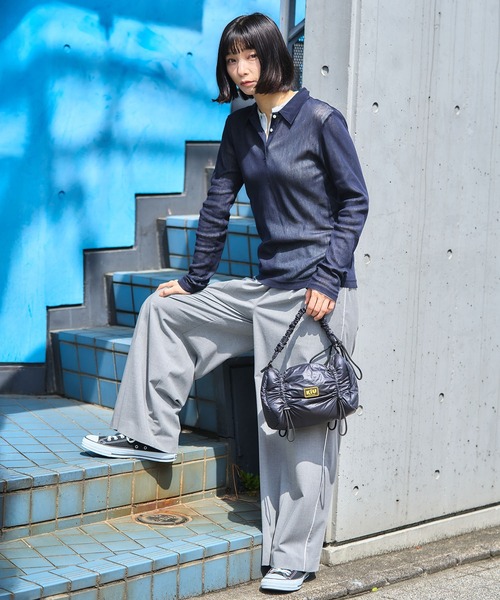 KiU（キウ）の「パフィーギャザーハンドルバッグ（ショルダーバッグ・レディース・ブラック/ライトブルー/シルバー・FREE）」の16枚目の写真