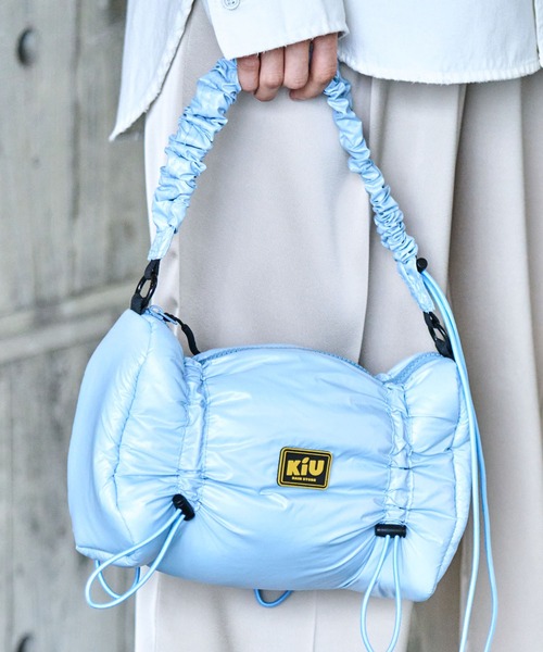 KiU（キウ）の「パフィーギャザーハンドルバッグ（ショルダーバッグ・レディース・ブラック/ライトブルー/シルバー・FREE）」の21枚目の写真