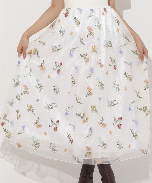 AND COUTURE(アンドクチュール)の「ボタニカル柄刺繍チュールスカート(スカート・レディース・オフホワイト/ブラック・FREE)」の10枚目の写真