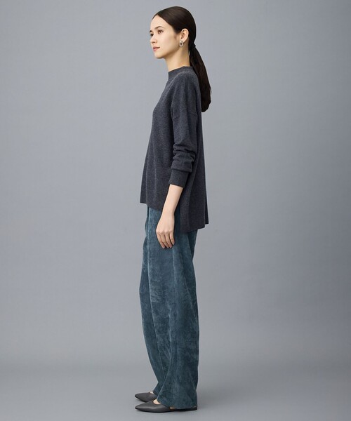 自由区(ジユウク)の「ソフトコーデュロイワイド パンツⅡ(その他パンツ・レディース・アイボリー系/ブラック系/ブルー系・32)」の15枚目の写真