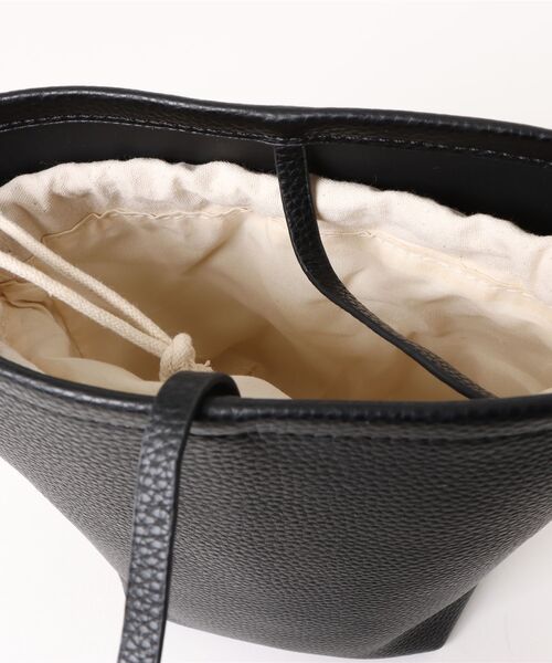 VIBGYOR(ヴィブジョー)の「Liaa/巾着付き バケツバッグ A18428(トートバッグ・レディース・シルバー/ブラック/ベージュ/ホワイト/ピンク/ダークブラウン・FREE)」の17枚目の写真