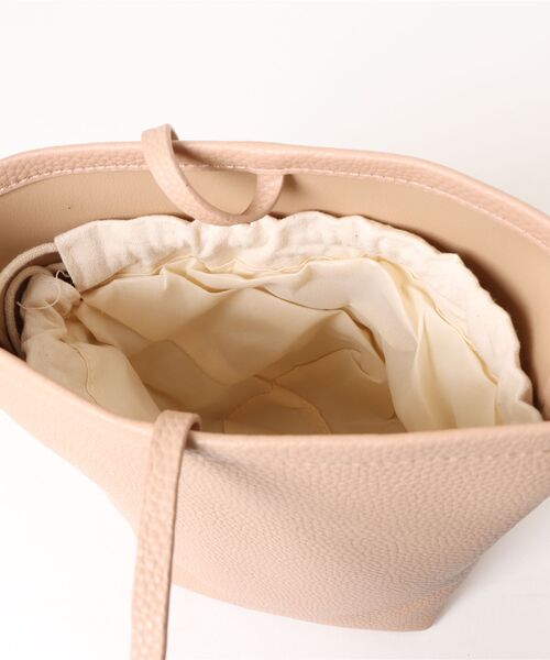 VIBGYOR(ヴィブジョー)の「Liaa/巾着付き バケツバッグ A18428(トートバッグ・レディース・シルバー/ブラック/ベージュ/ホワイト/ピンク/ダークブラウン・FREE)」の20枚目の写真