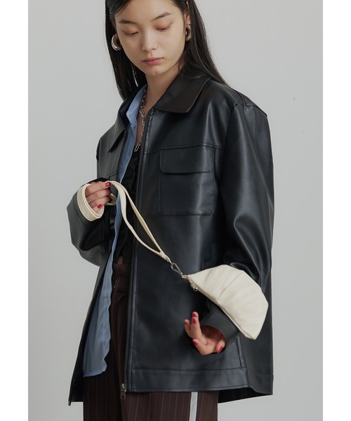 SEN TOKYO(セントーキョー)の「ミニネッククロスボディ クロワッサンバッグ(ショルダーバッグ・レディース・ホワイト/ブラック/ブラウン/レッド/シルバー/ブルー・FREE)」の3枚目の写真