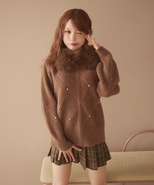 TITTY&CO.（ティティーアンドコー）の「ビジュー付きファージャケット（ブルゾン・レディース・アイボリー/モカ/ブラック/ベージュ・FREE）」の3枚目の写真