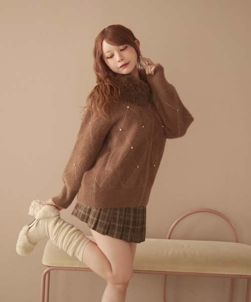 TITTY&CO.（ティティーアンドコー）の「ビジュー付きファージャケット（ブルゾン・レディース・アイボリー/モカ/ブラック/ベージュ・FREE）」の21枚目の写真