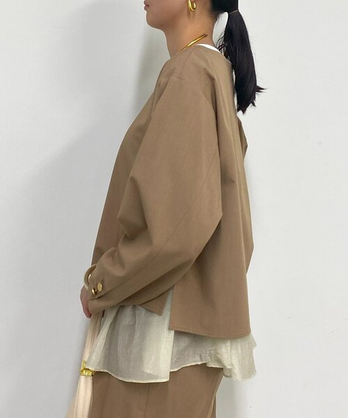 LOUNGEDRESS（ラウンジドレス）の「ペプラムレイヤードブラウス