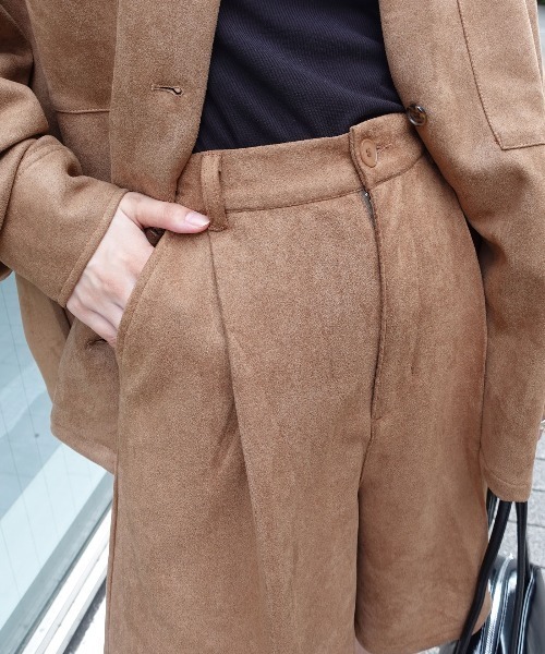 CORNERS（コーナーズ）の「フェイクスエードハーフパンツ【セットアップ可能】（その他パンツ・レディース・ブラック/チャコールグレー/ブラウン/キャメル・M）」の14枚目の写真
