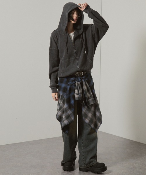 Alfred Alex(アルフレッドアレックス)の「【Alfred Alex】ヴィンテージ加工スノーウォッシュワンポイントロゴ刺繍オーバーサイズワッフルパーカー(パーカー・メンズ・ブラック/ワインレッド/グレイッシュブルー/チャコール・M/L)」の12枚目の写真