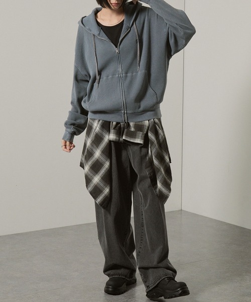 Alfred Alex(アルフレッドアレックス)の「【Alfred Alex】ヴィンテージ加工スノーウォッシュワンポイントロゴ刺繍オーバーサイズワッフルパーカー(パーカー・メンズ・ブラック/ワインレッド/グレイッシュブルー/チャコール・M/L)」の7枚目の写真