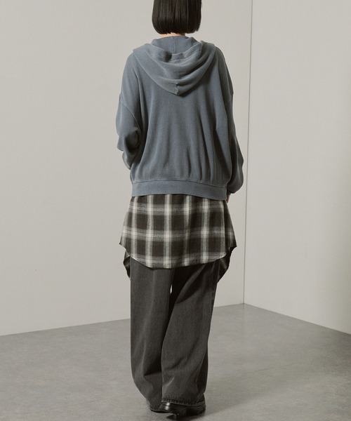 Alfred Alex(アルフレッドアレックス)の「【Alfred Alex】ヴィンテージ加工スノーウォッシュワンポイントロゴ刺繍オーバーサイズワッフルパーカー(パーカー・メンズ・ブラック/ワインレッド/グレイッシュブルー/チャコール・M/L)」の11枚目の写真