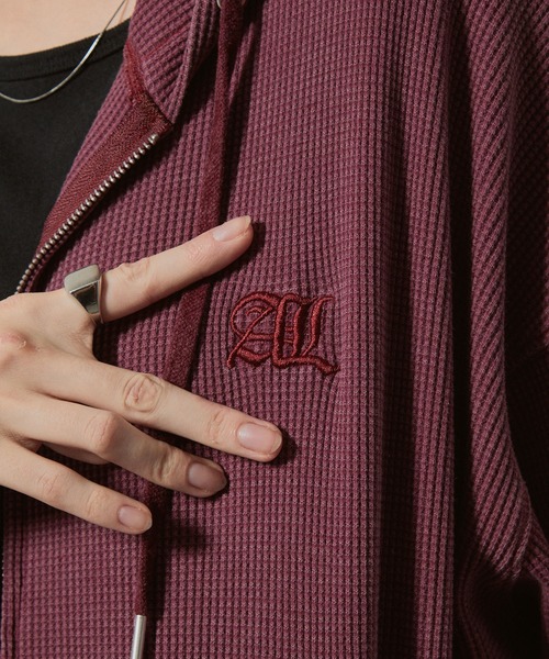 Alfred Alex(アルフレッドアレックス)の「【Alfred Alex】ヴィンテージ加工スノーウォッシュワンポイントロゴ刺繍オーバーサイズワッフルパーカー(パーカー・メンズ・ブラック/ワインレッド/グレイッシュブルー/チャコール・M/L)」の6枚目の写真