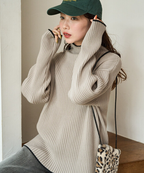 FREAK'S STORE（フリークスストア）の「限定展開　配色 ライン リブニット ハイネック プルオーバー（ニット/セーター・レディース・パープル/ネイビー/ライトグレー/ブラック/オフホワイト/ナチュラル/ブルー/ブラウン・ﾌﾘ-）」の4枚目の写真