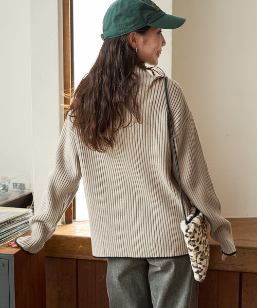 FREAK'S STORE（フリークスストア）の「限定展開　配色 ライン リブニット ハイネック プルオーバー（ニット/セーター・レディース・パープル/ネイビー/ライトグレー/ブラック/オフホワイト/ナチュラル/ブルー/ブラウン・ﾌﾘ-）」の15枚目の写真