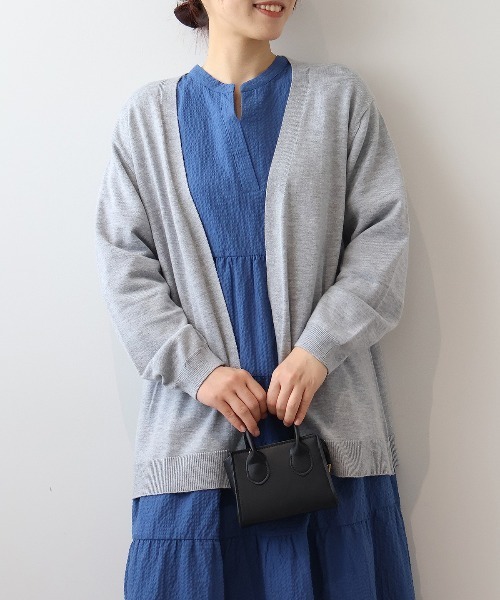 MB mint breeze(エムビーミントブリーズ)の「【WEB/一部店舗限定】【LL~6L 大きいサイズ】 【抗ピル/ウォッシャブル】ミドル丈トッパーカーディガン(カーディガン/ボレロ・レディース・エンジ/ライトグレー/ブラック・LL/3L/4L/5L/6L)」の2枚目の写真