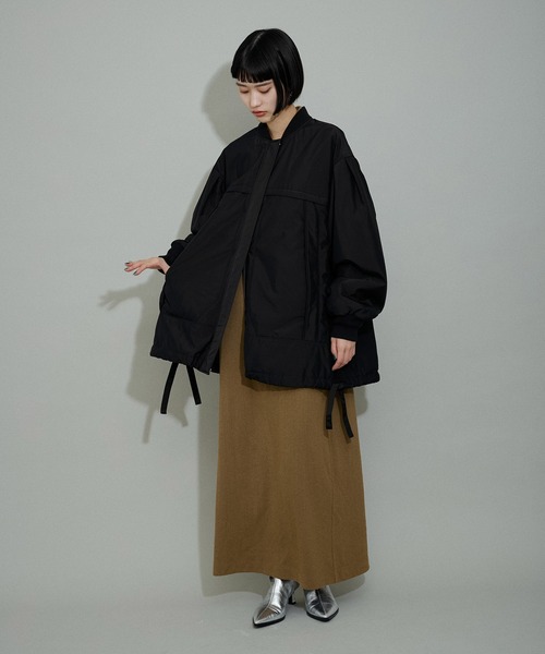 ADAM ET ROPE'（アダムエロペ）の「【WEB限定】・【定番人気】パフスリーブMA1（MA-1・レディース・ブラック/ダークブラウン・FREE）」の3枚目の写真