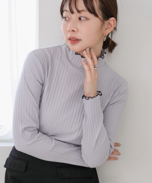 Bab(バブ)の「【ボトルネック/ハイネック 選べるデザイン】ウェーブメローリブカットソー(Tシャツ/カットソー・レディース・ライトグレー/ベージュ系その他/オレンジ系その他2/テラコッタ/ライトグレー系/ベージュ/ブラック/アイボリー/ブラック系その他/アイボリー系・M)」の6枚目の写真