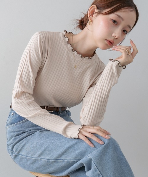 Bab(バブ)の「【ボトルネック/ハイネック 選べるデザイン】ウェーブメローリブカットソー(Tシャツ/カットソー・レディース・ライトグレー/ベージュ系その他/オレンジ系その他2/テラコッタ/ライトグレー系/ベージュ/ブラック/アイボリー/ブラック系その他/アイボリー系・M)」の11枚目の写真