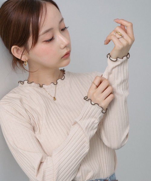 Bab(バブ)の「【ボトルネック/ハイネック 選べるデザイン】ウェーブメローリブカットソー(Tシャツ/カットソー・レディース・ライトグレー/ベージュ系その他/オレンジ系その他2/テラコッタ/ライトグレー系/ベージュ/ブラック/アイボリー/ブラック系その他/アイボリー系・M)」の14枚目の写真