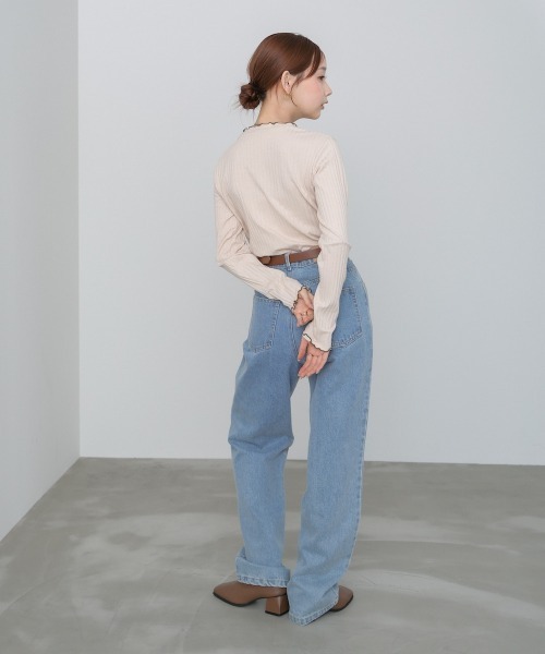 Bab(バブ)の「【ボトルネック/ハイネック 選べるデザイン】ウェーブメローリブカットソー(Tシャツ/カットソー・レディース・ライトグレー/ベージュ系その他/オレンジ系その他2/テラコッタ/ライトグレー系/ベージュ/ブラック/アイボリー/ブラック系その他/アイボリー系・M)」の17枚目の写真