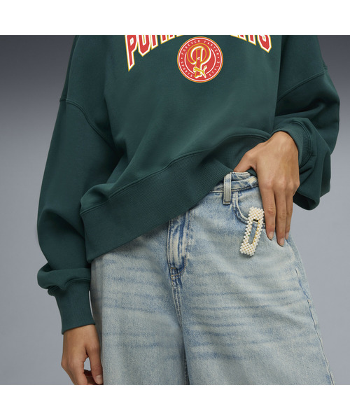 PUMA（プーマ）の「PUMA プーマ ウィメンズ ワードローブ ESS スポーツ レガシー II クルー スウェット（スウェット・レディース・ダークグリーン/ピンク系その他2・SMALL/MEDIUM/LARGE/X-LARGE）」の6枚目の写真