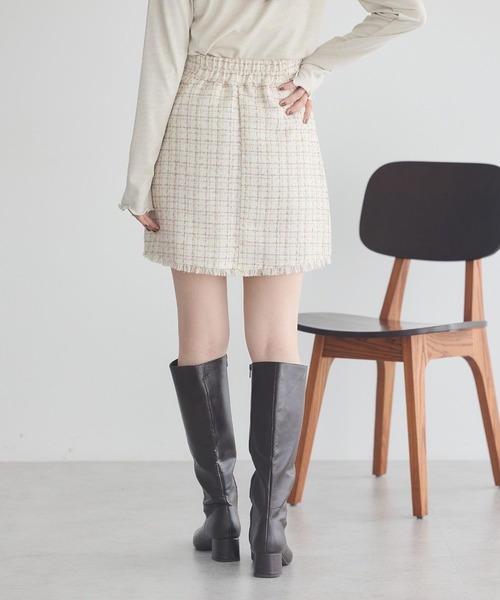 earth music&ecology（アースミュージックアンドエコロジー）の「フリンジツイードミニスカート（スカート・レディース・ブラック/アイボリー・M/S）」の7枚目の写真