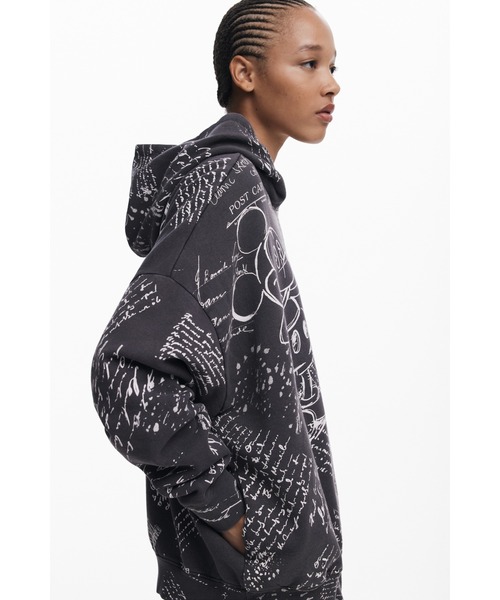 Desigual（デシグアル）の「ミッキーマウス レタープリント ディストレス加工フーディ（スウェット・レディース・ブラック・S/M/L）」の3枚目の写真
