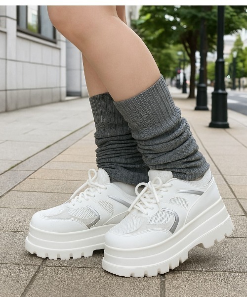 LOVEHUNTER(ラブハンター)の「LOVE HUNTER/厚底 スニーカー 8cm トリプルソール スクエアトゥ メッシュ ダッドスニーカー(2251)(スニーカー・レディース・ホワイト/ブラック/シルバー・SS/S/M/L/LL/3L)」の2枚目の写真