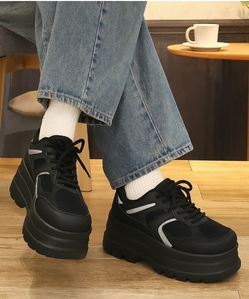 LOVEHUNTER(ラブハンター)の「LOVE HUNTER/厚底 スニーカー 8cm トリプルソール スクエアトゥ メッシュ ダッドスニーカー(2251)(スニーカー・レディース・ホワイト/ブラック/シルバー・SS/S/M/L/LL/3L)」の1枚目の写真