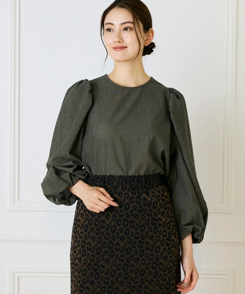 LE SOUK(ルスーク)の「ギャザースリーブプルオーバー(Tシャツ/カットソー・レディース・ブラック/カーキ/サックスブルー・フリー)」の3枚目の写真