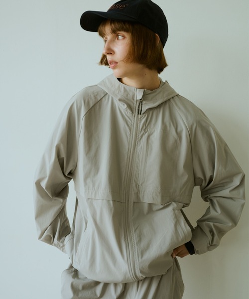 BROKEN BASE(ブロークンベース)の「Utility Hooded Jumper(マウンテンパーカー・メンズ・ライトグレー/ブラック・MEDIUM/LARGE)」の11枚目の写真