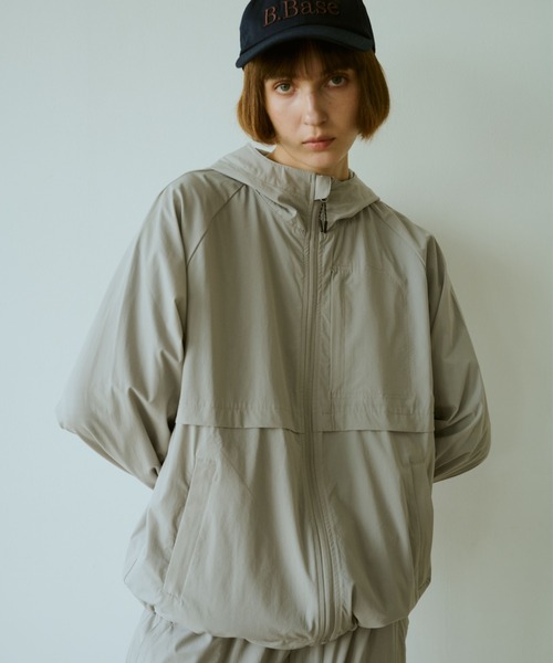 BROKEN BASE(ブロークンベース)の「Utility Hooded Jumper(マウンテンパーカー・メンズ・ライトグレー/ブラック・MEDIUM/LARGE)」の12枚目の写真