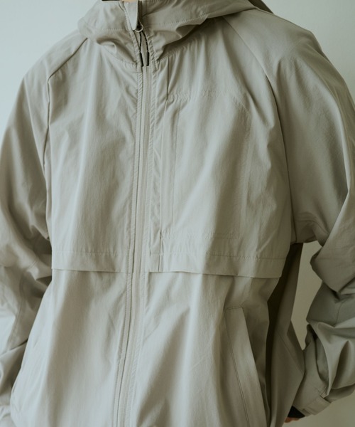 BROKEN BASE(ブロークンベース)の「Utility Hooded Jumper(マウンテンパーカー・メンズ・ライトグレー/ブラック・MEDIUM/LARGE)」の14枚目の写真