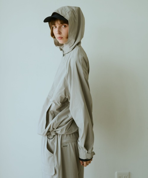 BROKEN BASE(ブロークンベース)の「Utility Hooded Jumper(マウンテンパーカー・メンズ・ライトグレー/ブラック・MEDIUM/LARGE)」の9枚目の写真