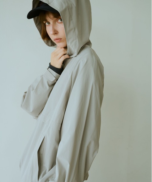 BROKEN BASE(ブロークンベース)の「Utility Hooded Jumper(マウンテンパーカー・メンズ・ライトグレー/ブラック・MEDIUM/LARGE)」の8枚目の写真