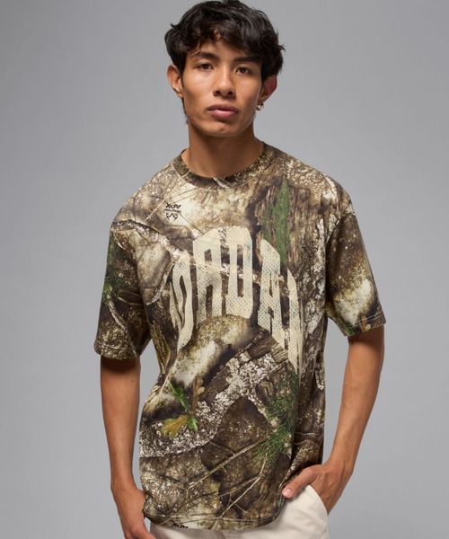 JORDAN BRAND(ジョーダンブランド)の「JORDAN BRAND M J BRK RLT AOP SS CREW / ジョーダン ブランド ジョーダン BRK RLT AOP S/S クルー / NIKE【SP】(Tシャツ/カットソー・メンズ・リアルツリーカモ・M/S/XXL/XL/L)」の1枚目の写真