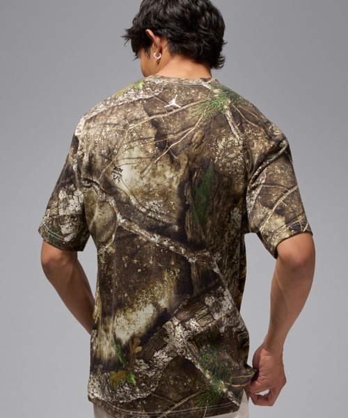 JORDAN BRAND(ジョーダンブランド)の「JORDAN BRAND M J BRK RLT AOP SS CREW / ジョーダン ブランド ジョーダン BRK RLT AOP S/S クルー / NIKE【SP】(Tシャツ/カットソー・メンズ・リアルツリーカモ・M/S/XXL/XL/L)」の9枚目の写真