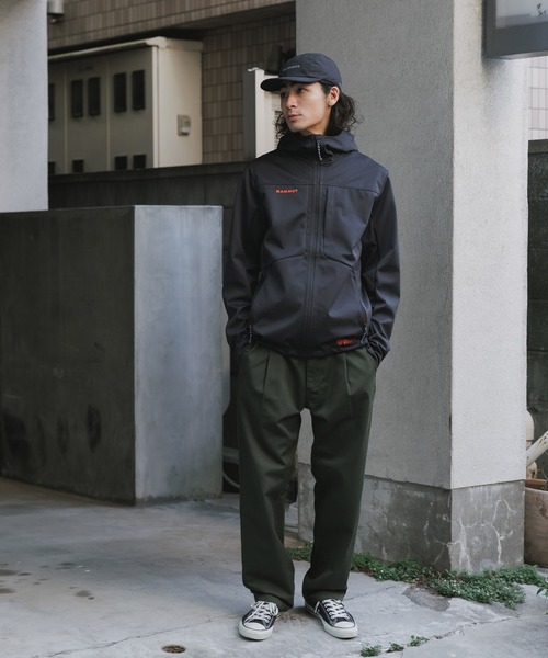 Mammut（マムート）の「MAMMUT/マムート アルティメイト ８ ソフトシェル フーデッド 25イヤーズ ジャケット GORE-TEX WINDSTOPPER（マウンテンパーカー・メンズ・ブラック・L/M/XL）」の17枚目の写真