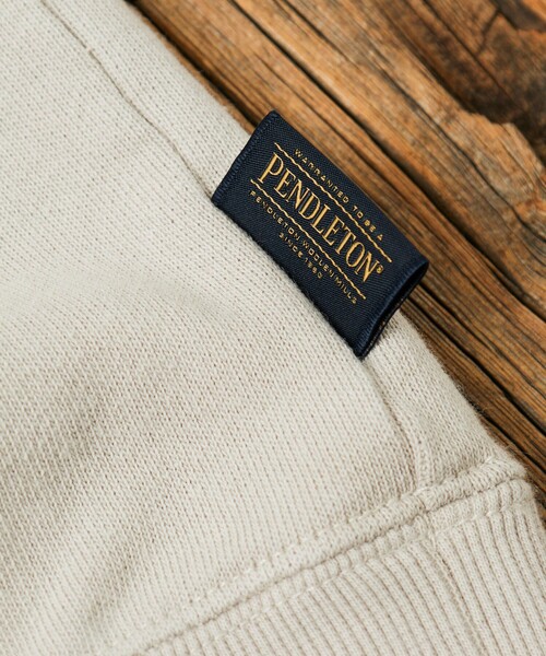 PENDLETON（ペンドルトン）の「PENDLETON/ペンドルトン 別注 ヴィンテージライク バックプリント クルーネック スウェット（スウェット・メンズ・ブラック/ベージュ/ブラウン・MEDIUM/LARGE）」の11枚目の写真