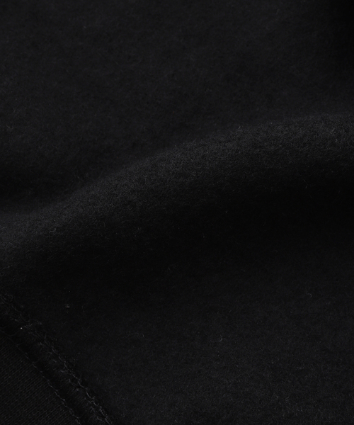 JOURNAL STANDARD（ジャーナルスタンダード）の「FISH MARKET / フィッシュマーケット FRONT PRINT HOODIE（パーカー・メンズ・ブラック・LARGE/MEDIUM）」の2枚目の写真