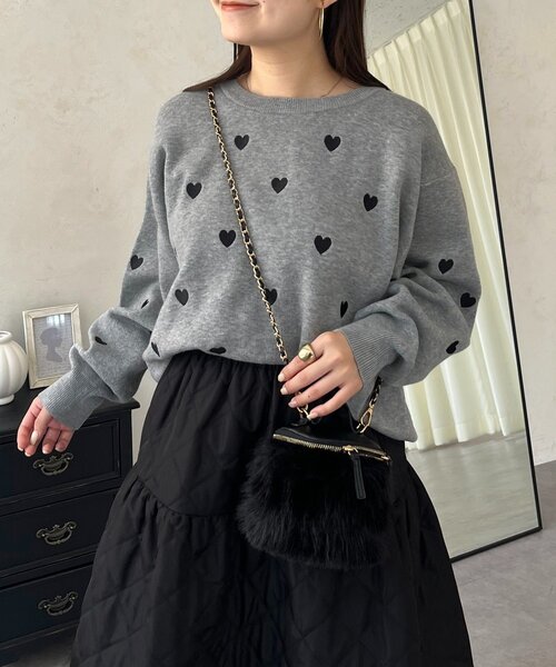 prose verse（プロズヴェール）の「ハート刺繍スウェットライクニット（ニット/セーター・レディース・グレー/ネイビー/ベージュ/ブラック・MEDIUM）」の3枚目の写真