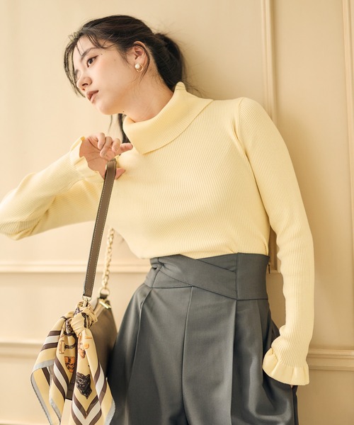 12Twelve Agenda(トゥエルブ アジェンダ)の「シルク混タートルネック袖先フリルリブニットプルオーバー(ニット/セーター・レディース・チャコールグレー/アイボリー/イエロー・M)」の12枚目の写真