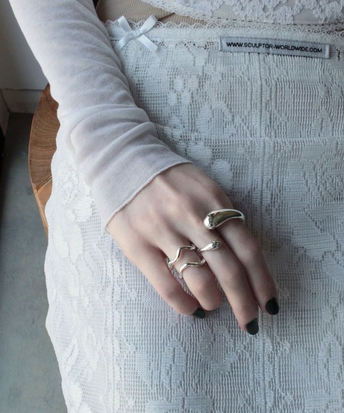Soierie(ソワリー)の「スキンオブジェクト イヤーカフ リング / Skin object earcuff ring(リング・レディース・シルバー・FREE)」の6枚目の写真