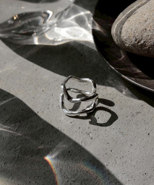 Soierie(ソワリー)の「スキンオブジェクト イヤーカフ リング / Skin object earcuff ring(リング・レディース・シルバー・FREE)」の3枚目の写真